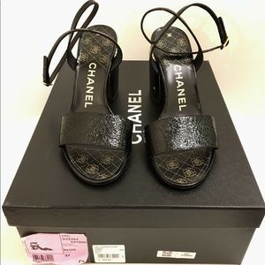 💯 Auth CHANEL pearl heels 37